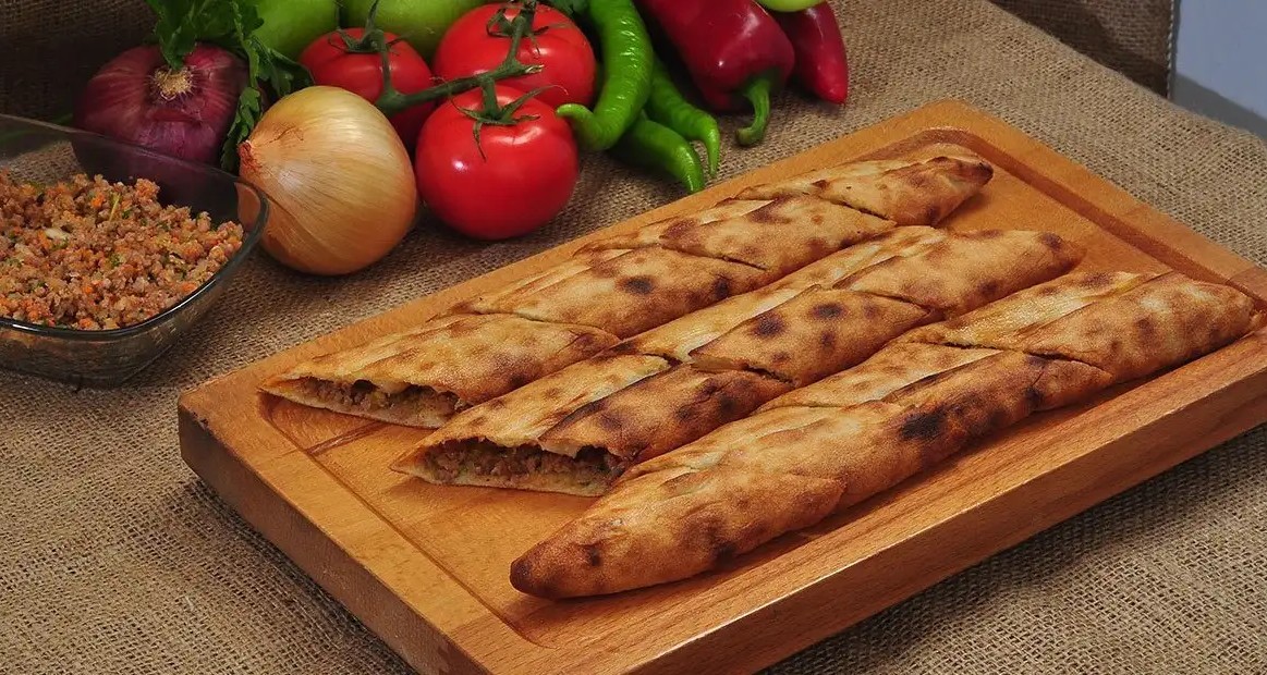 Kıymalı Karadeniz Pidesi - Samsun Terme Pidesi